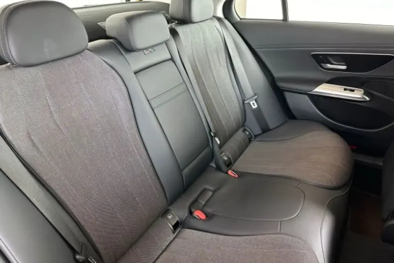 Mercedes-Benz E 220 din 2024 cu 55.416 km - oferta MER120849 - foto 11