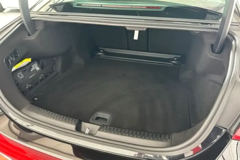 Mercedes-Benz E 220 din 2024 cu 55.416 km - oferta MER120849 - foto 12