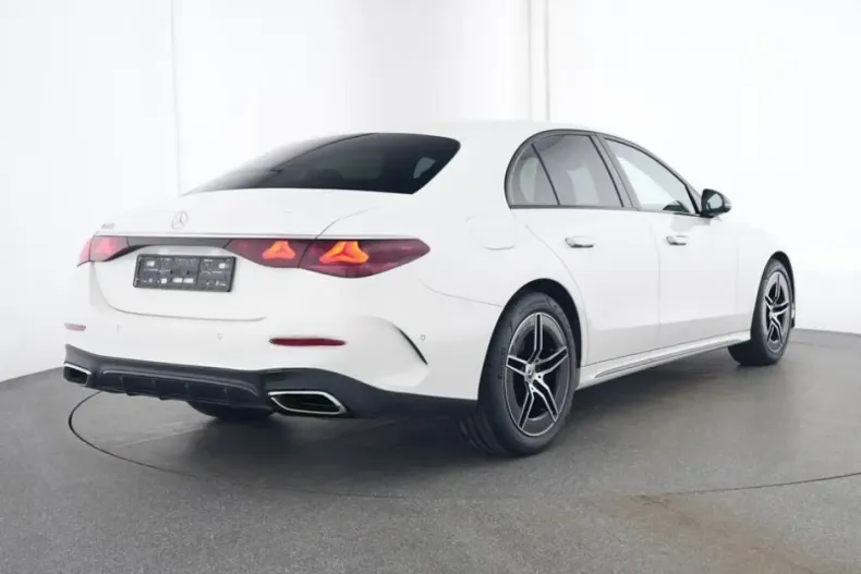 Mercedes-Benz E 200 din 2024 cu 33.498 km - oferta MER120850 - foto 3