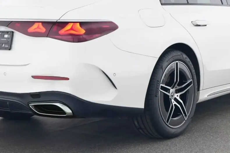 Mercedes-Benz E 200 din 2024 cu 33.498 km - oferta MER120850 - foto 4