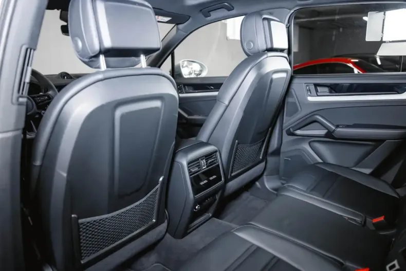 Porsche Cayenne din 2024 cu 29.100 km - oferta POR120853 - foto 24