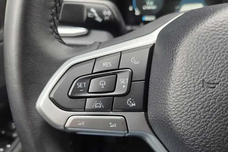 Volkswagen Amarok din 2024 cu 12.680 km - oferta VOL120856 - foto 14