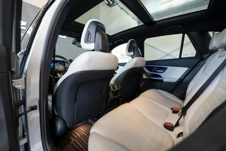 Mercedes-Benz GLC 300 din 2023 cu 13.530 km - oferta MER120860 - foto 13