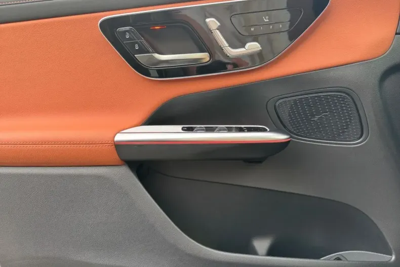 Mercedes-Benz GLC 300 din 2024 cu 19.374 km - oferta MER120872 - foto 17