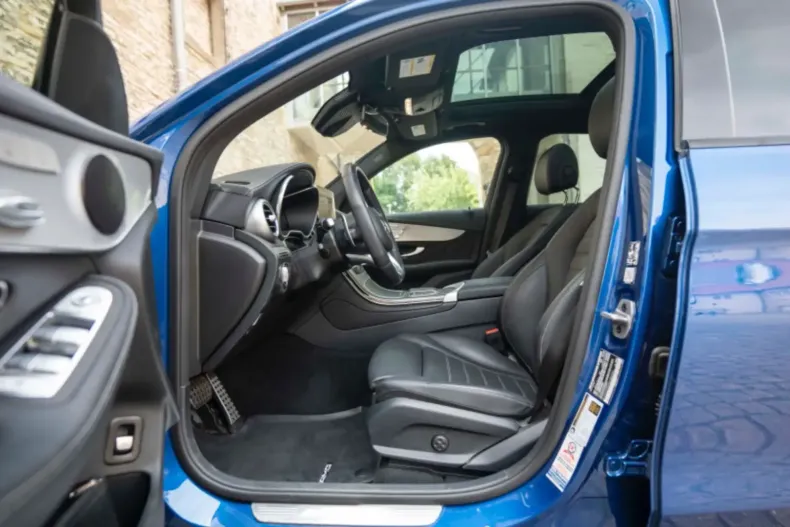 Mercedes-Benz GLC 43 AMG din 2022 cu 7.997 km - oferta MER120878 - foto 5