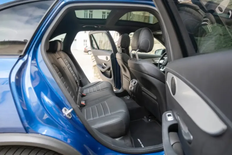 Mercedes-Benz GLC 43 AMG din 2022 cu 7.997 km - oferta MER120878 - foto 8