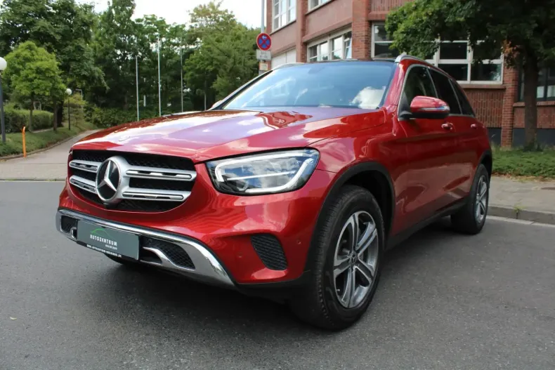 Mercedes-Benz GLC 300 din 2021 cu 34.297 km - oferta MER120881 - foto 2