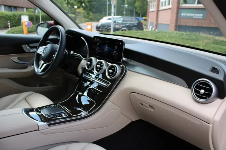 Mercedes-Benz GLC 300 din 2021 cu 34.297 km - oferta MER120881 - foto 11