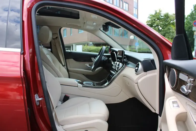 Mercedes-Benz GLC 300 din 2021 cu 34.297 km - oferta MER120881 - foto 12