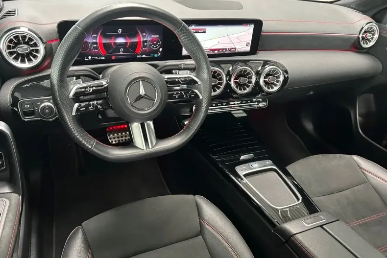 Mercedes-Benz CLA 250 din 2023 cu 24.337 km - oferta MER120882 - foto 9