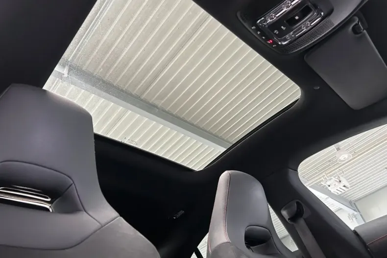 Mercedes-Benz CLA 250 din 2023 cu 24.337 km - oferta MER120882 - foto 15