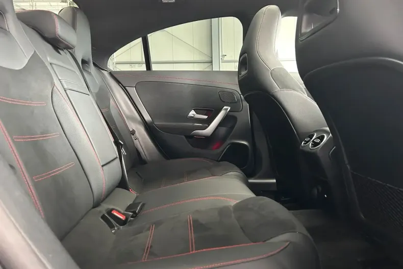 Mercedes-Benz CLA 250 din 2023 cu 24.337 km - oferta MER120882 - foto 16