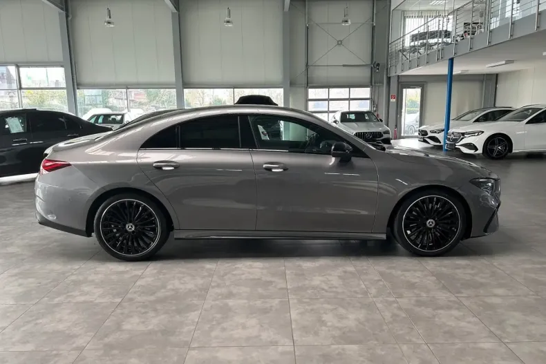 Mercedes-Benz CLA 250 din 2023 cu 24.337 km - oferta MER120882 - foto 19