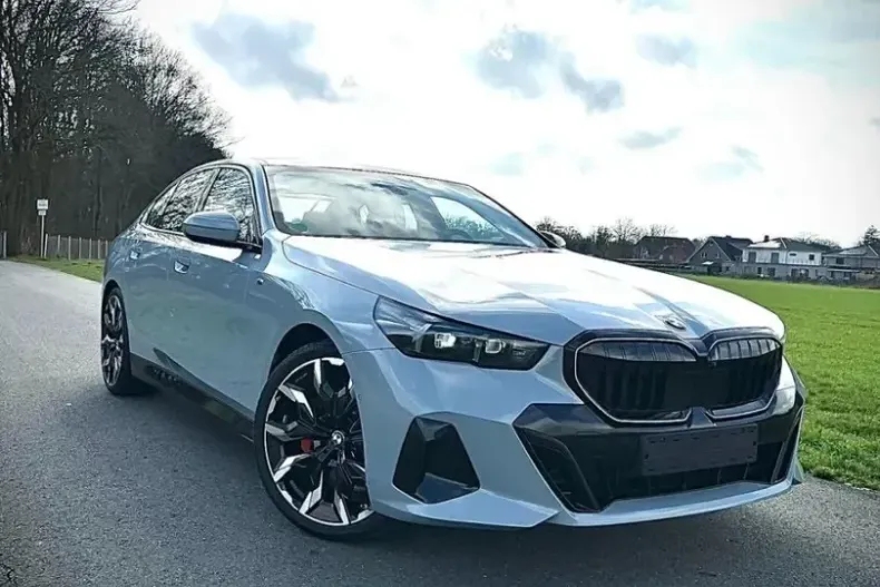 BMW 520 din 2025 cu 10 km - oferta BMW120887 - foto 2