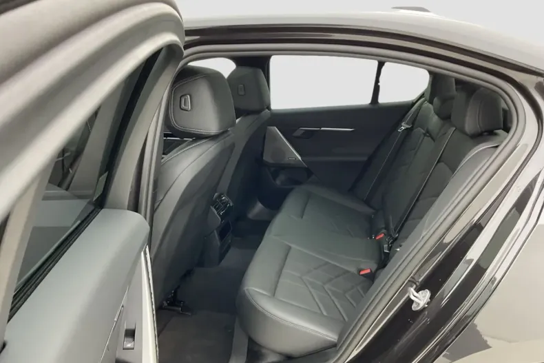 BMW 520 din 2024 cu 3.000 km - oferta BMW120888 - foto 10