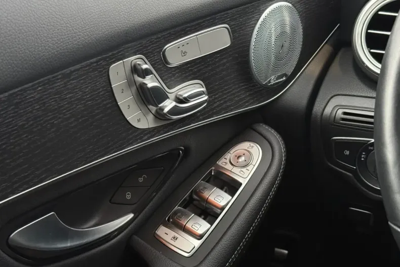 Mercedes-Benz GLC 300 din 2020 cu 58.700 km - oferta MER120892 - foto 17