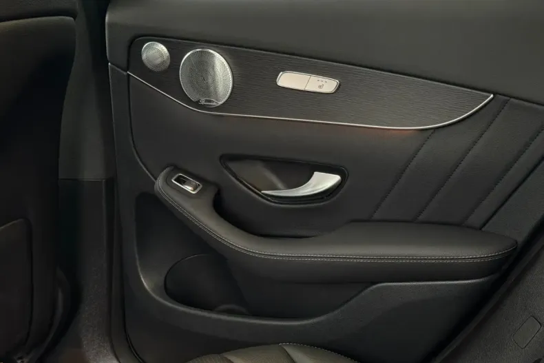 Mercedes-Benz GLC 300 din 2020 cu 58.700 km - oferta MER120892 - foto 19