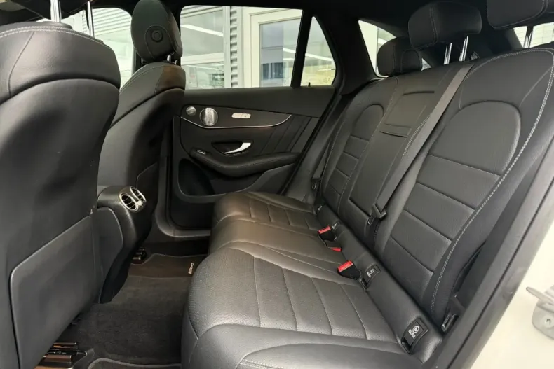 Mercedes-Benz GLC 300 din 2020 cu 58.700 km - oferta MER120892 - foto 22