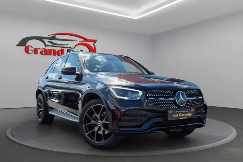 Mercedes-Benz GLC 300 din 2021 cu 52.450 km - oferta MER120893 - foto 1