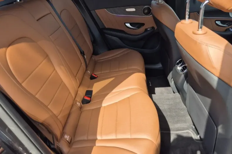 Mercedes-Benz GLC 300 din 2021 cu 52.450 km - oferta MER120893 - foto 11