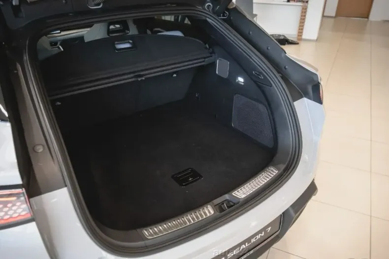 BYD SEALION 7 din 2025 cu 14.000 km - oferta BYD120899 - foto 11