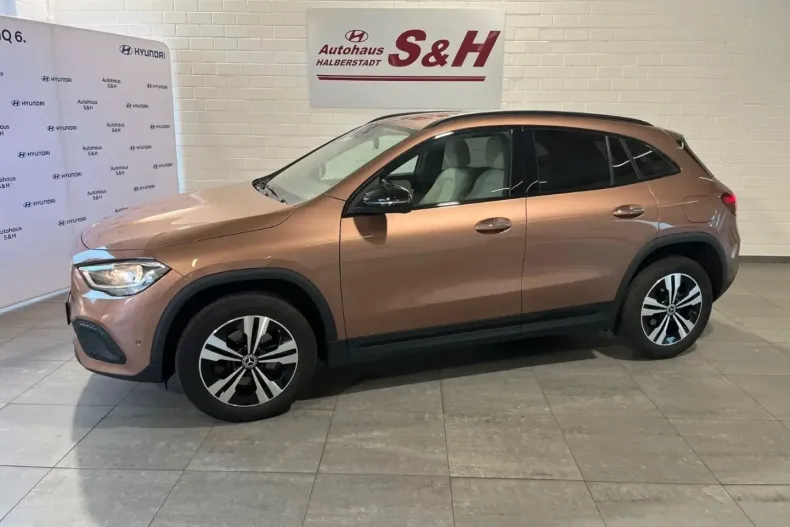 Mercedes-Benz GLA 200 din 2023 cu 69.346 km - oferta MER120901 - foto 3