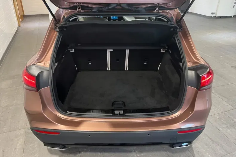 Mercedes-Benz GLA 200 din 2023 cu 69.346 km - oferta MER120901 - foto 6