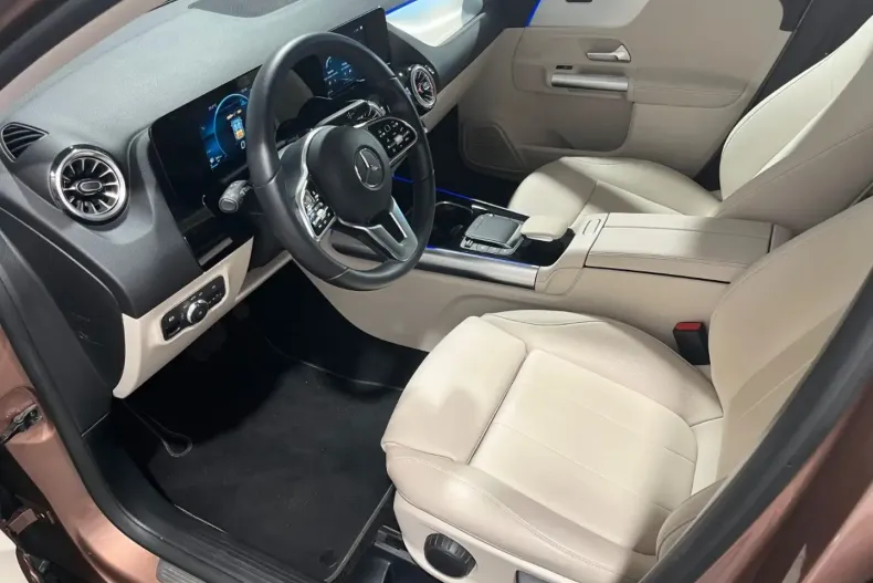 Mercedes-Benz GLA 200 din 2023 cu 69.346 km - oferta MER120901 - foto 10