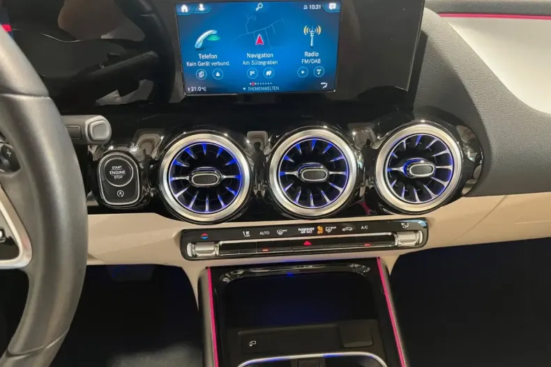 Mercedes-Benz GLA 200 din 2023 cu 69.346 km - oferta MER120901 - foto 14