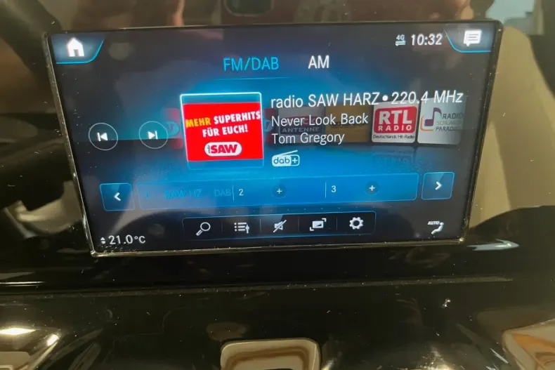 Mercedes-Benz GLA 200 din 2023 cu 69.346 km - oferta MER120901 - foto 16