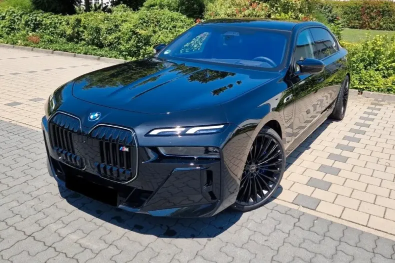 BMW 760 din 2024 cu 4.000 km - oferta BMW120905 - foto 1