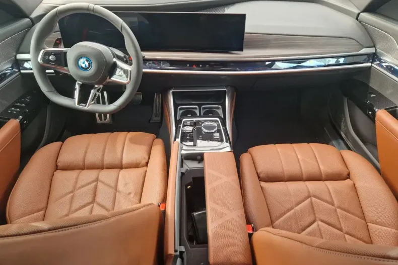 BMW 760 din 2024 cu 4.000 km - oferta BMW120905 - foto 12