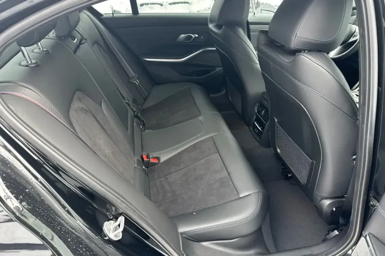 BMW 320 din 2024 cu 14.000 km - oferta BMW120906 - foto 8