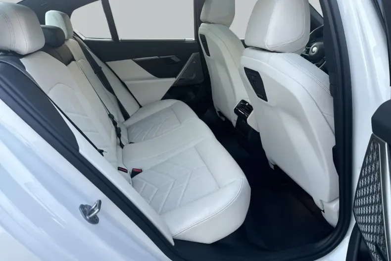 BMW 520 din 2024 cu 15.550 km - oferta BMW120920 - foto 10