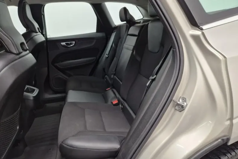 Volvo XC60 din 2021 cu 76.500 km - oferta VOL120928 - foto 2