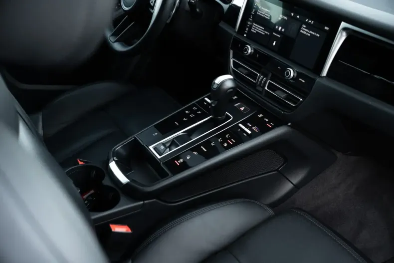 Porsche Macan din 2023 cu 11.920 km - oferta POR120936 - foto 19