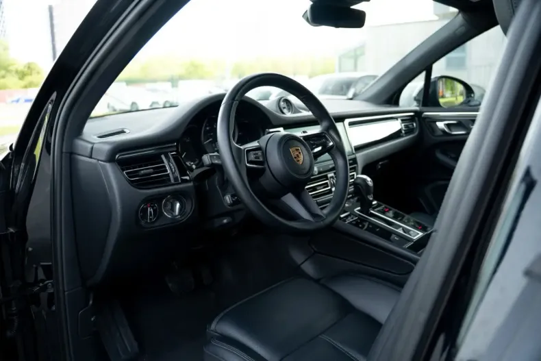 Porsche Macan din 2023 cu 11.920 km - oferta POR120936 - foto 24