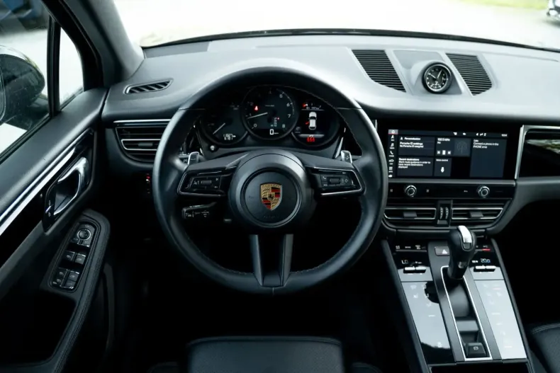 Porsche Macan din 2023 cu 11.920 km - oferta POR120936 - foto 31