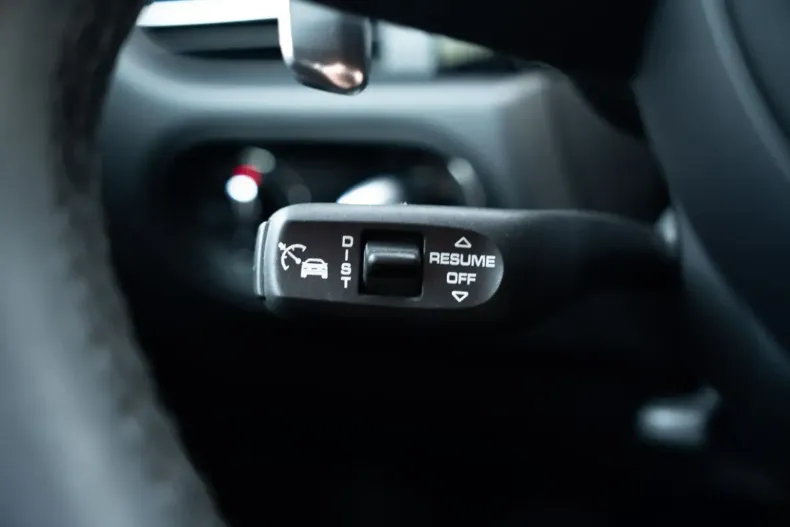 Porsche Macan din 2023 cu 11.920 km - oferta POR120936 - foto 32