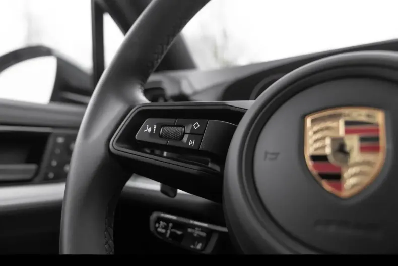 Porsche Cayenne din 2025 cu 4.950 km - oferta POR120937 - foto 5