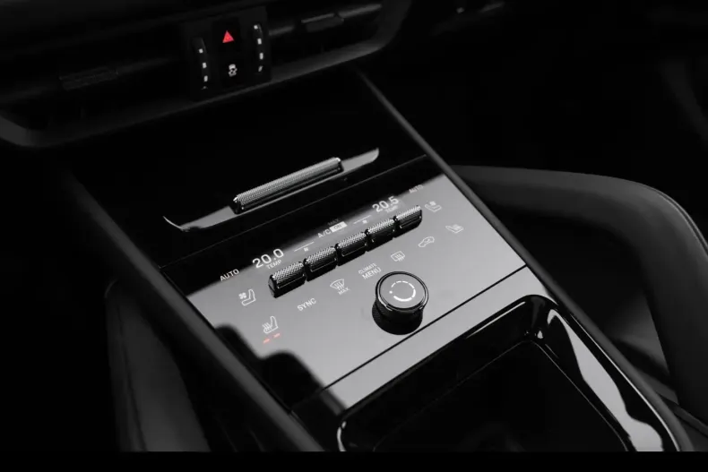 Porsche Cayenne din 2025 cu 4.950 km - oferta POR120937 - foto 6