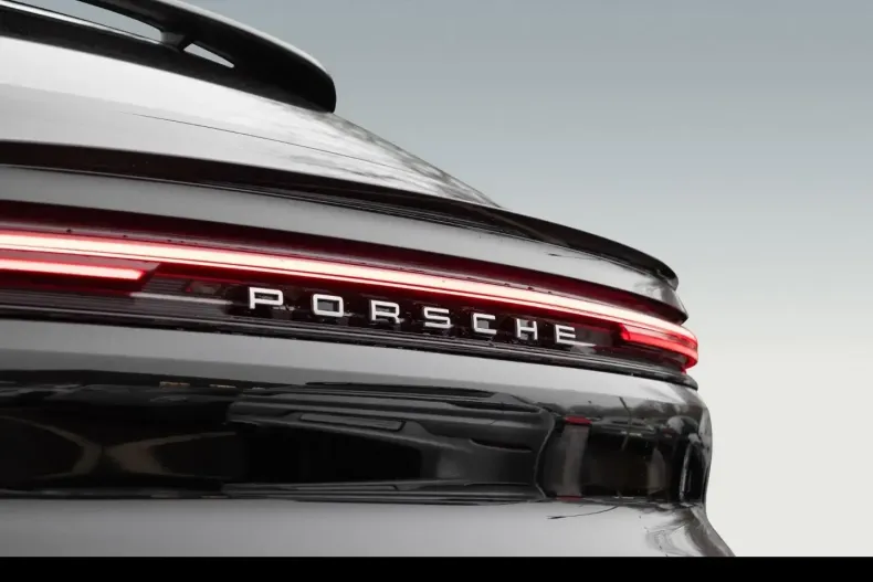 Porsche Cayenne din 2025 cu 4.950 km - oferta POR120937 - foto 11