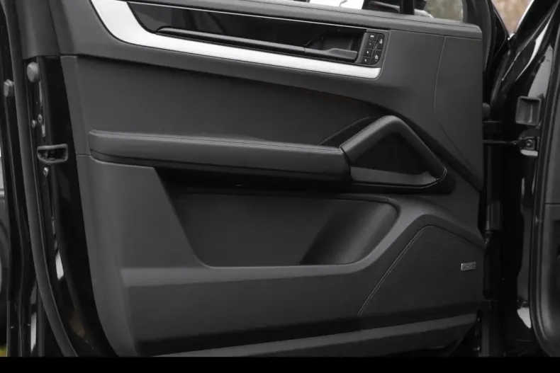 Porsche Cayenne din 2025 cu 4.950 km - oferta POR120937 - foto 16