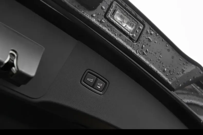 Porsche Cayenne din 2025 cu 4.950 km - oferta POR120937 - foto 19