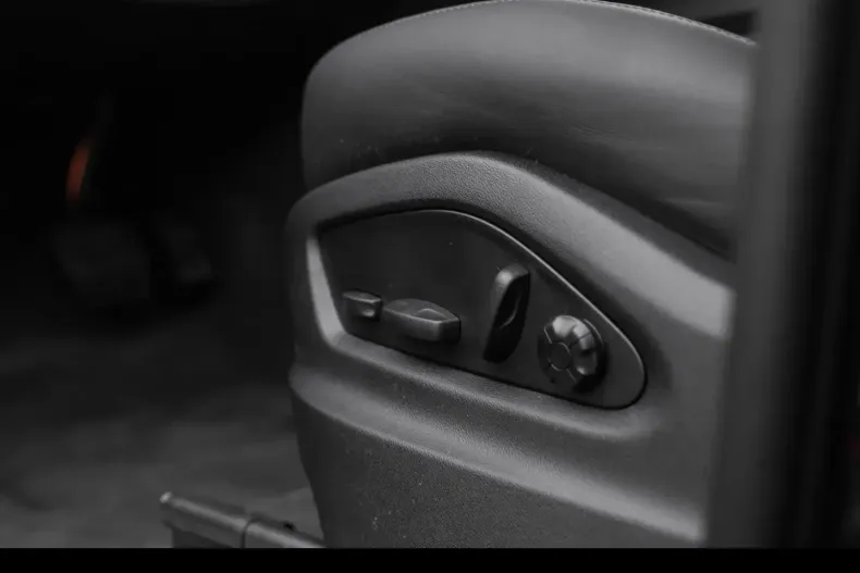 Porsche Cayenne din 2025 cu 4.950 km - oferta POR120937 - foto 28