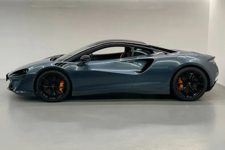 McLaren Artura din 2023 cu 3.800 km - oferta MCL120938 - foto 3