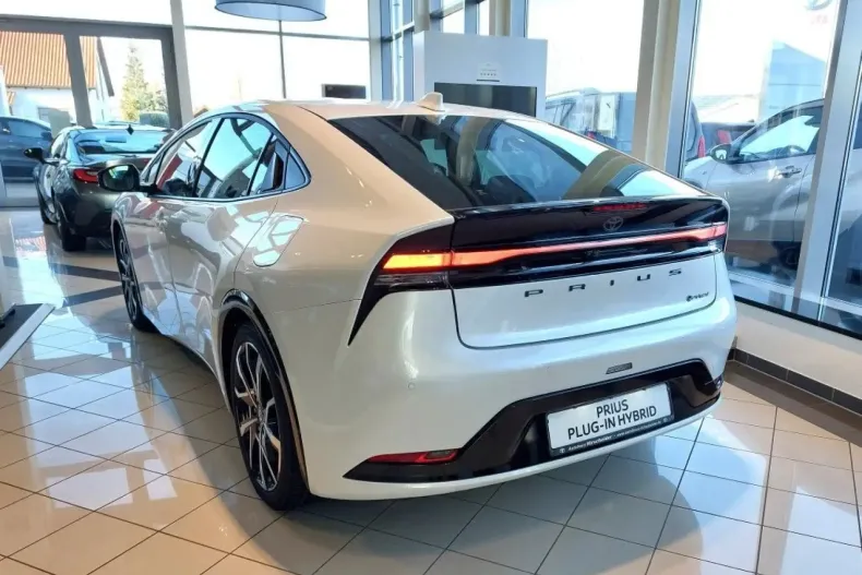 Toyota Prius din 2024 cu 3.037 km - oferta TOY120947 - foto 4