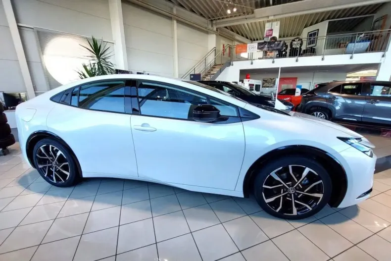 Toyota Prius din 2024 cu 3.037 km - oferta TOY120947 - foto 7