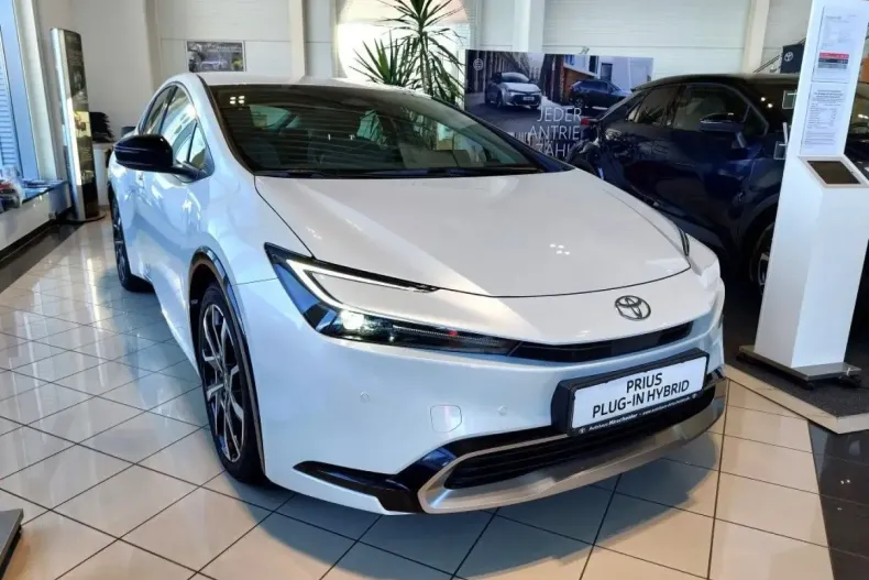 Toyota Prius din 2024 cu 3.037 km - oferta TOY120947 - foto 8