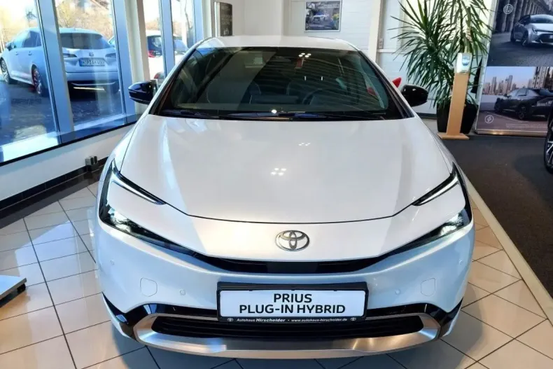 Toyota Prius din 2024 cu 3.037 km - oferta TOY120947 - foto 9